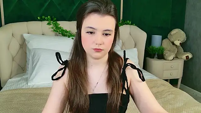 Snapshot of Pauline_Heaven chatting on 2, 2, 2026 Pauline Heaven online show from 2, 2, 2026