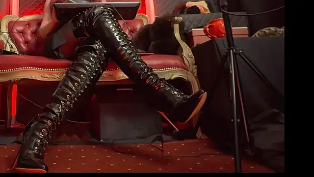 Snapshot of MistressesAliceAndRita chatting on 14, 4, 2026 MistressesAliceAndRita online show from 14, 4, 2026