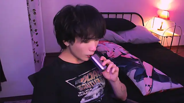 Snapshot of rennnuts chatting on 8, 10, 2025 rennnuts online show from 8, 10, 2025