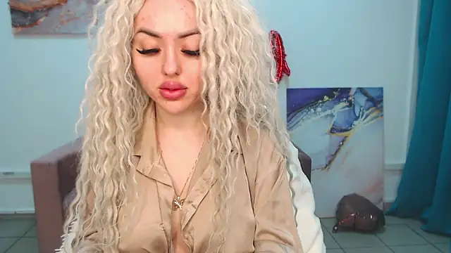 Snapshot of MissisCaty chatting on 10, 2, 2025 MissisCaty online show from 10, 2, 2025