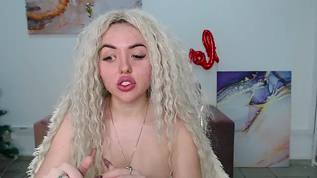 Snapshot of MissisCaty chatting on 22, 2, 2025 MissisCaty online show from 22, 2, 2025