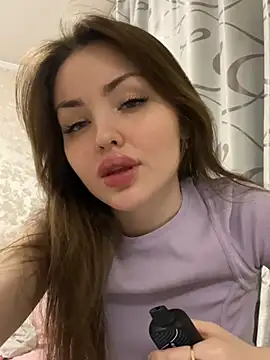 Lora Rosee online show from 11, 3, 2025