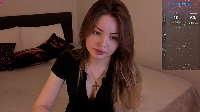 Lora Rosee online show from 3, 12, 2025