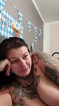Snapshot of CannabisQueenn chatting on 3, 10, 2025 CannabisQueenn online show from 3, 10, 2025