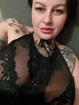 CannabisQueenn online show from 28, 11, 2025