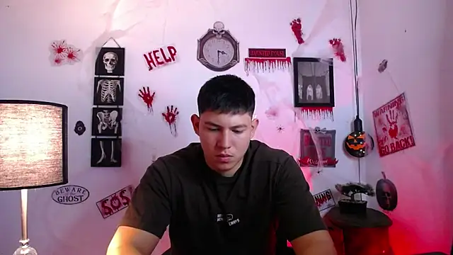 JamesCr  online show from 30, 10, 2025