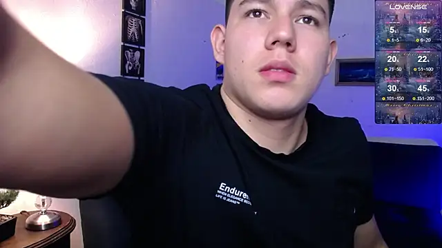 Snapshot of JamesCr_ chatting on 7, 1, 2026 JamesCr online show from 7, 1, 2026