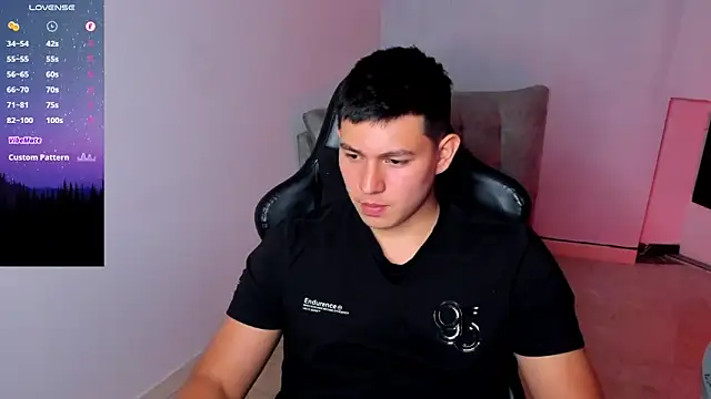 Snapshot of JamesCr_ chatting on 11, 1, 2026 JamesCr online show from 11, 1, 2026