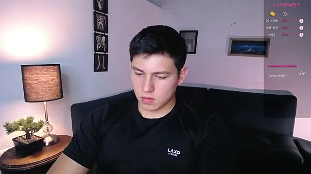 Snapshot of JamesCr_ chatting on 8, 2, 2026 JamesCr online show from 8, 2, 2026