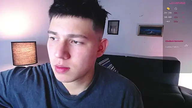 Snapshot of JamesCr_ chatting on 9, 2, 2026 JamesCr online show from 9, 2, 2026