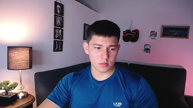 Snapshot of JamesCr_ chatting on 20, 2, 2026 JamesCr online show from 20, 2, 2026