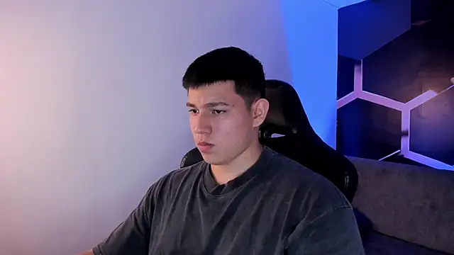 Snapshot of JamesCr_ chatting on 21, 2, 2026 JamesCr online show from 21, 2, 2026