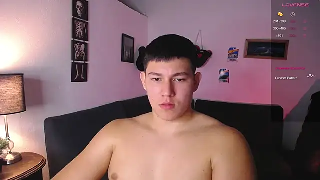 Snapshot of JamesCr_ chatting on 25, 2, 2026 JamesCr online show from 25, 2, 2026