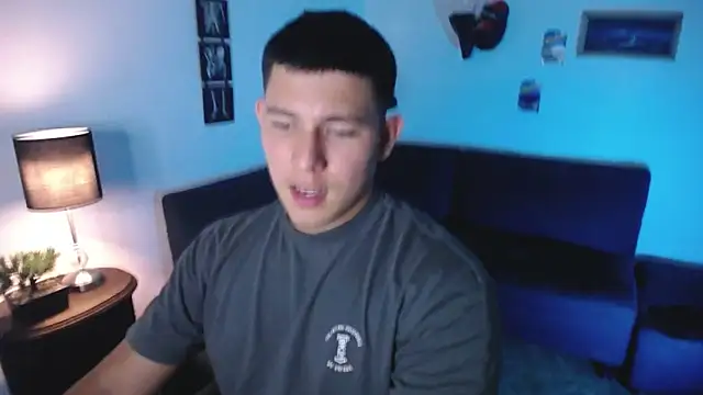 Snapshot of JamesCr_ chatting on 7, 4, 2026 JamesCr online show from 7, 4, 2026