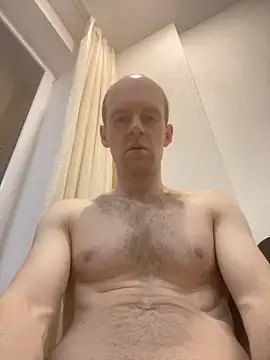 LynnAhNight online show from 12, 11, 2025