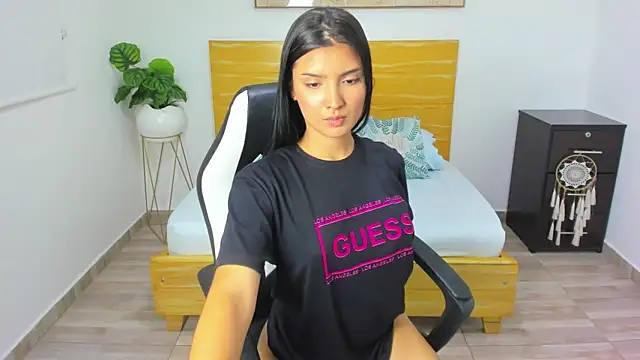 tiffanny doll  online show from 6, 3, 2025