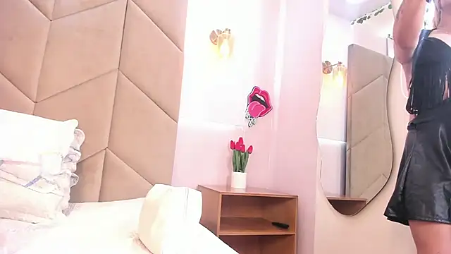 Snapshot of AzunaStar chatting on 24, 9, 2025 AzunaStar online show from 24, 9, 2025