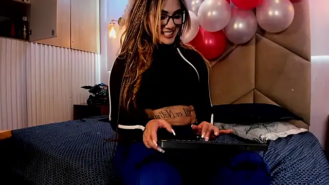 AzunaStar online show from 16, 2, 2026