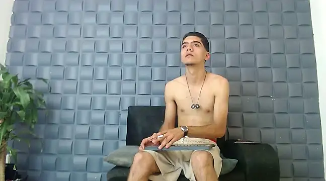 Snapshot of HotDirty_Couple chatting on 21, 3, 2025 HotDirty Couple online show from 21, 3, 2025