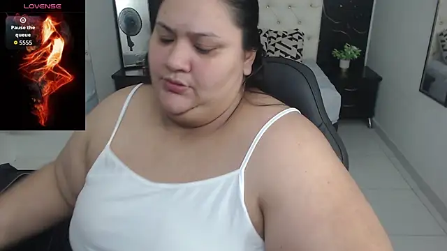 Aaliyah11 online show from 19, 11, 2025