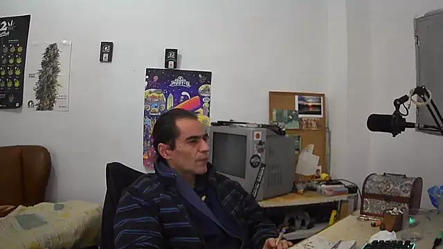 ReyDeBotones online show from 1, 2, 2025