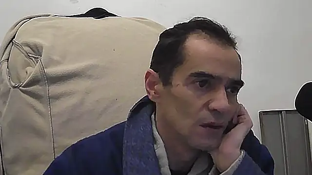 Snapshot of ReyDeBotones chatting on 8, 3, 2026 ReyDeBotones online show from 8, 3, 2026