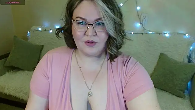 Vivien  wet online show from 4, 2, 2025