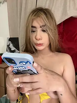 Snapshot of akirahattori chatting on 24, 10, 2025 akirahattori online show from 24, 10, 2025