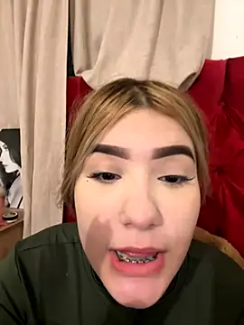 Snapshot of akirahattori chatting on 11, 11, 2025 akirahattori online show from 11, 11, 2025