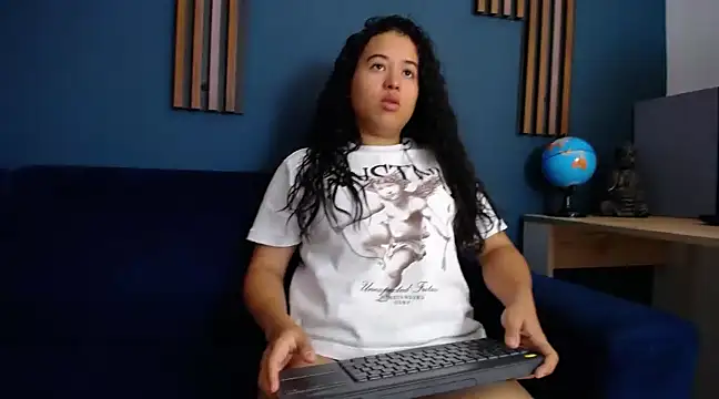 Snapshot of ema_abby chatting on 2, 2, 2025 ema abby online show from 2, 2, 2025