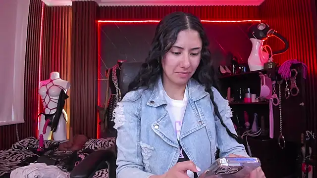 XiaQueen online show from 1, 11, 2025