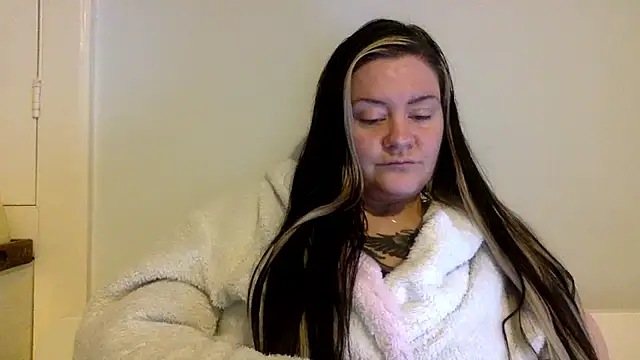 AureliaXOX online show from 12, 2, 2025