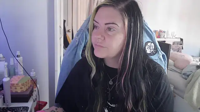 AureliaXOX online show from 11, 9, 2025