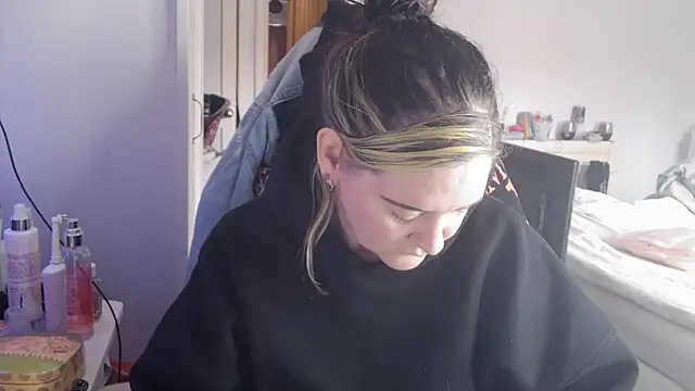 AureliaXOX online show from 23, 9, 2025