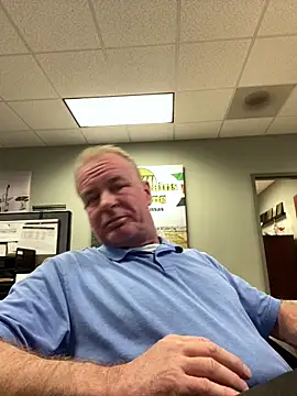 Snapshot of hintly chatting on 2, 3, 2026 hintly online show from 2, 3, 2026