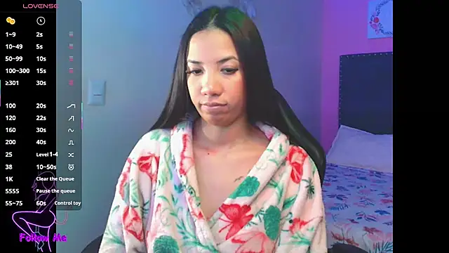 SallyWhitee online show from 2, 12, 2025