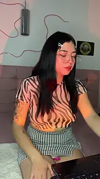 Snapshot of Valu_euphoria chatting on 9, 11, 2025 Valu euphoria online show from 9, 11, 2025