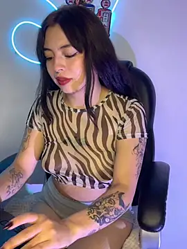 Snapshot of Valu_euphoria chatting on 18, 12, 2025 Valu euphoria online show from 18, 12, 2025