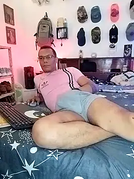 Snapshot of XhaseFoX chatting on 10, 2, 2025 XhaseFoX online show from 10, 2, 2025