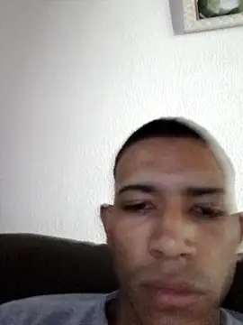 Mineirinho043 online show from 18, 2, 2025