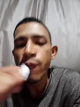 Mineirinho043 online show from 2, 3, 2025