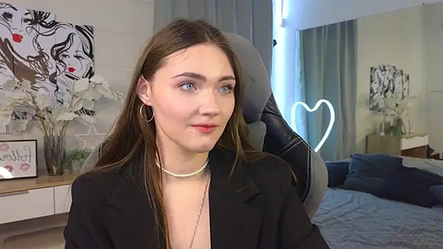 Kira Jin online show from 4, 3, 2025