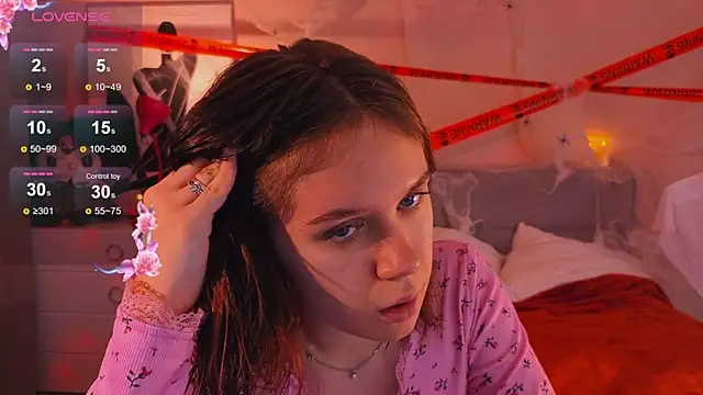 Mia Luw online show from 22, 10, 2025