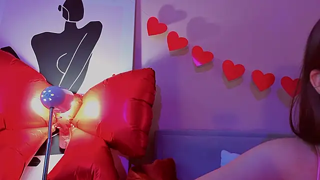 Mia Luw online show from 17, 2, 2026