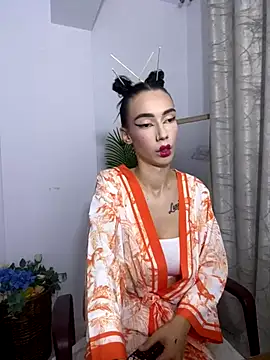 Celine Roxelle online show from 8, 9, 2025