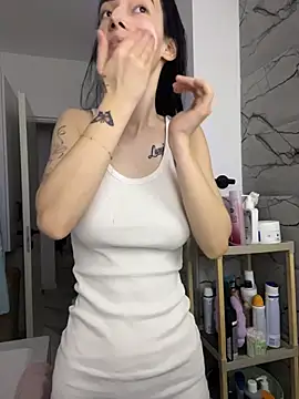 Celine Roxelle online show from 10, 2, 2026