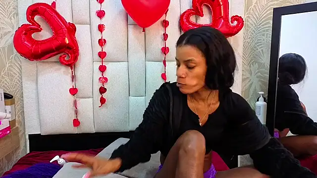 dafnnelewis online show from 17, 2, 2026