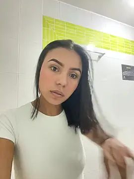Snapshot of julieta_fn chatting on 22, 4, 2026 julieta fn online show from 22, 4, 2026