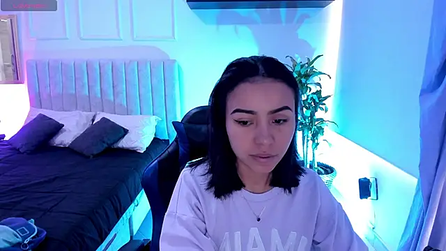 Snapshot of julieta_fn chatting on 29, 5, 2026 julieta fn online show from 29, 5, 2026