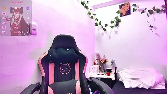 Snapshot of alaia_sweetxxx chatting on 7, 3, 2025 alaia sweetxxx online show from 7, 3, 2025